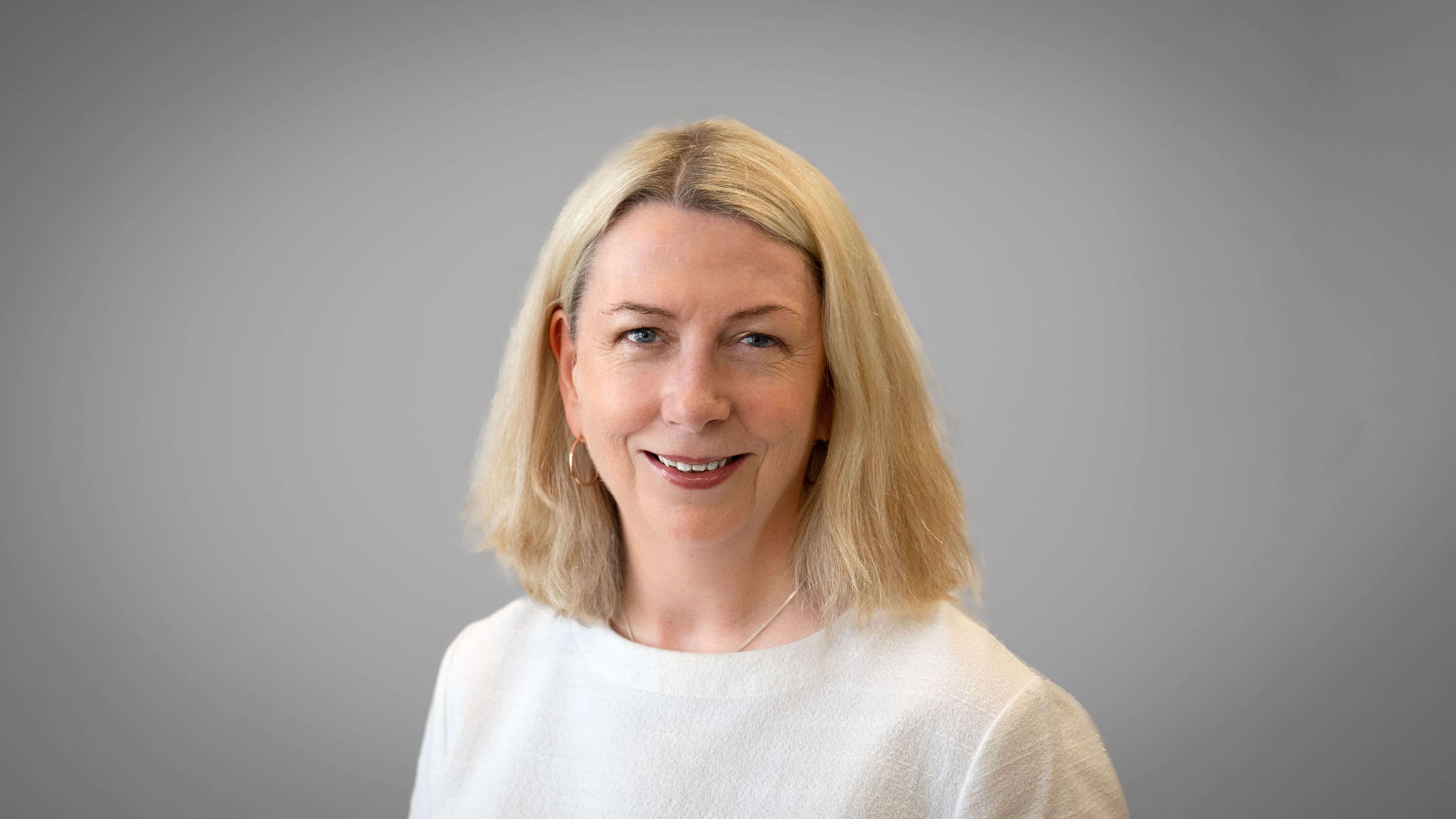 Kate Dundas Corporate Headshot