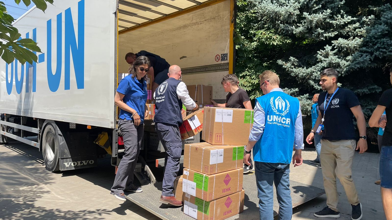UNHCR and UN partners are delivering aid to those impacted in Khersonska oblast following the destruction of Kakhovka dam on June 6