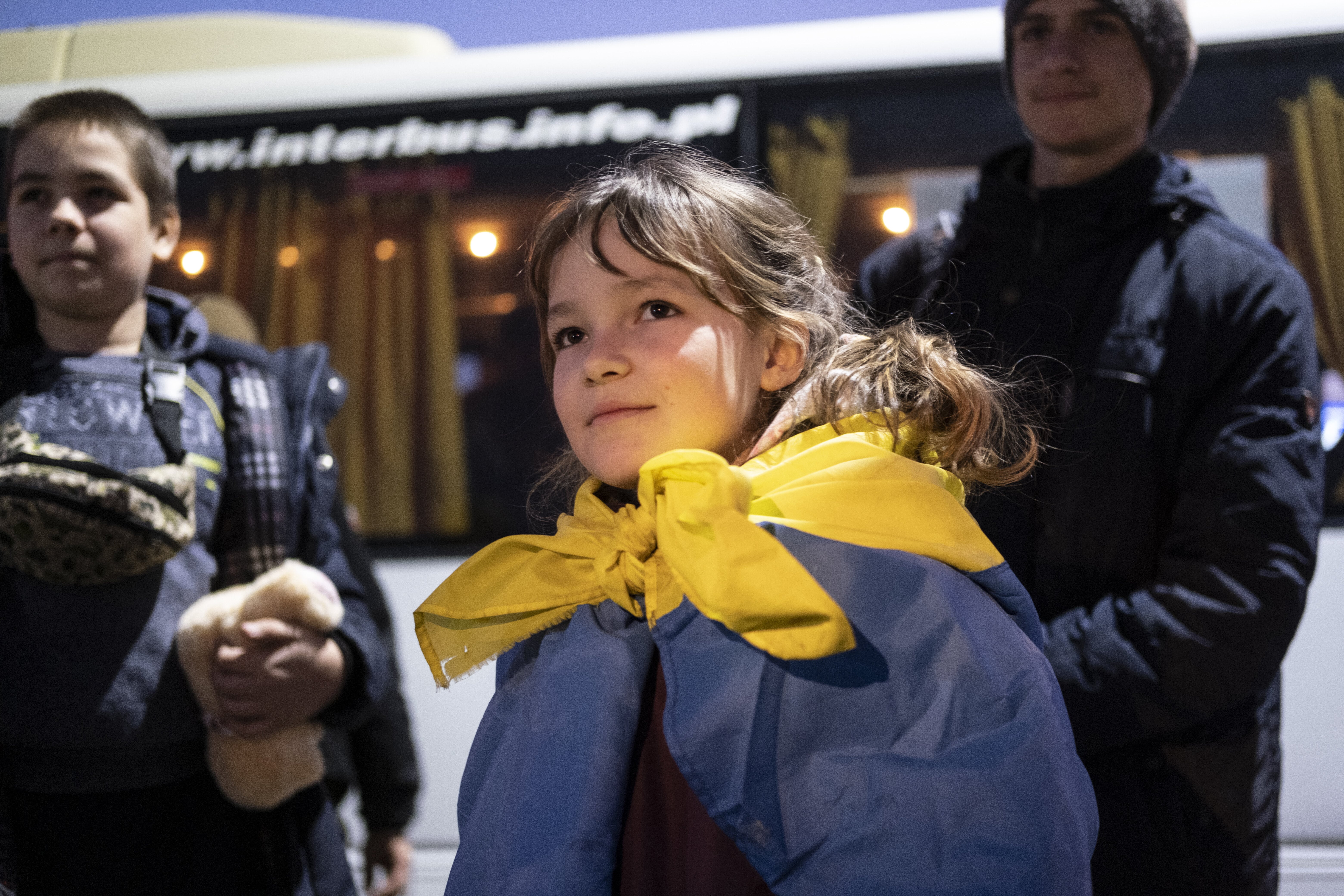 Anastasia Kulchyckiy 8 waiting for bus to Przemysl. Anastasia flee Ukraine on 23.03.2021 with her father Mykolay 51 and two brothers Mihailo 14 and Dmytriy 17.